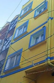 Narrow-plot independent house build